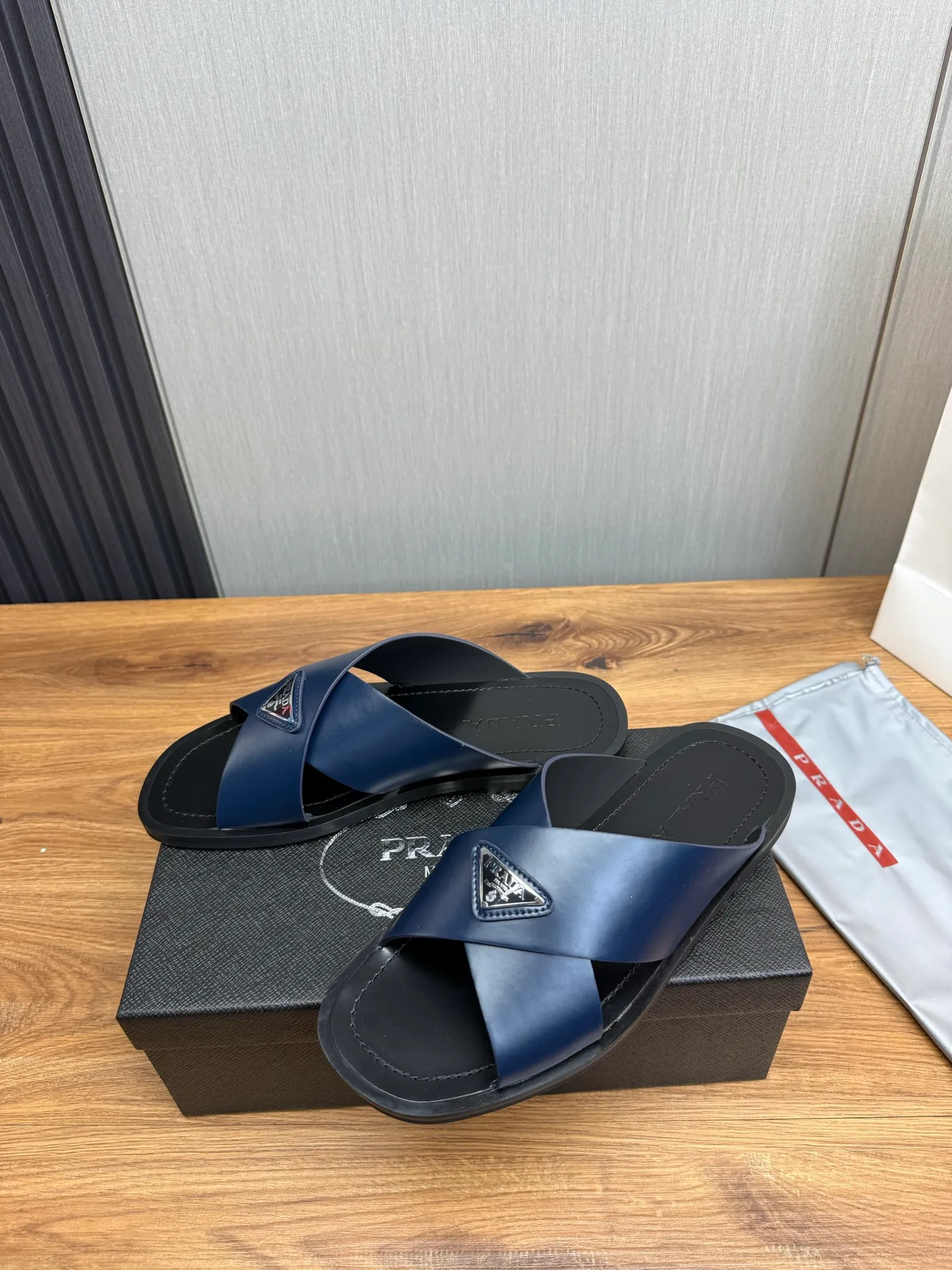 Factory price 340💰 ＰＲＡＤＡPrada - popular men's slippers hot sale 🔥 🩴Official website one to one production 38-45 sizes 45 46 🉑️Customized!